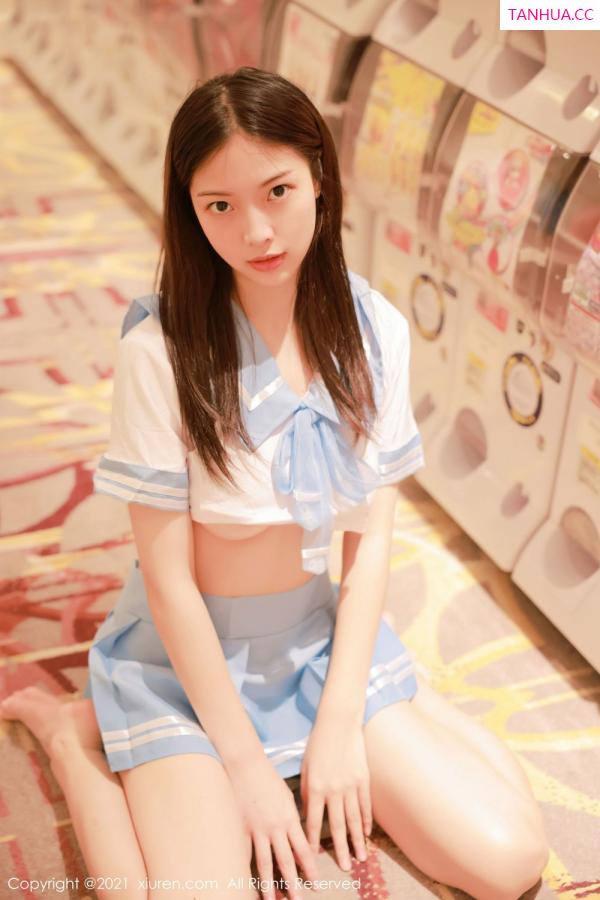 明日花桃桃  养眼妹子明日花桃桃 水手服室外泳池系列第45张图片